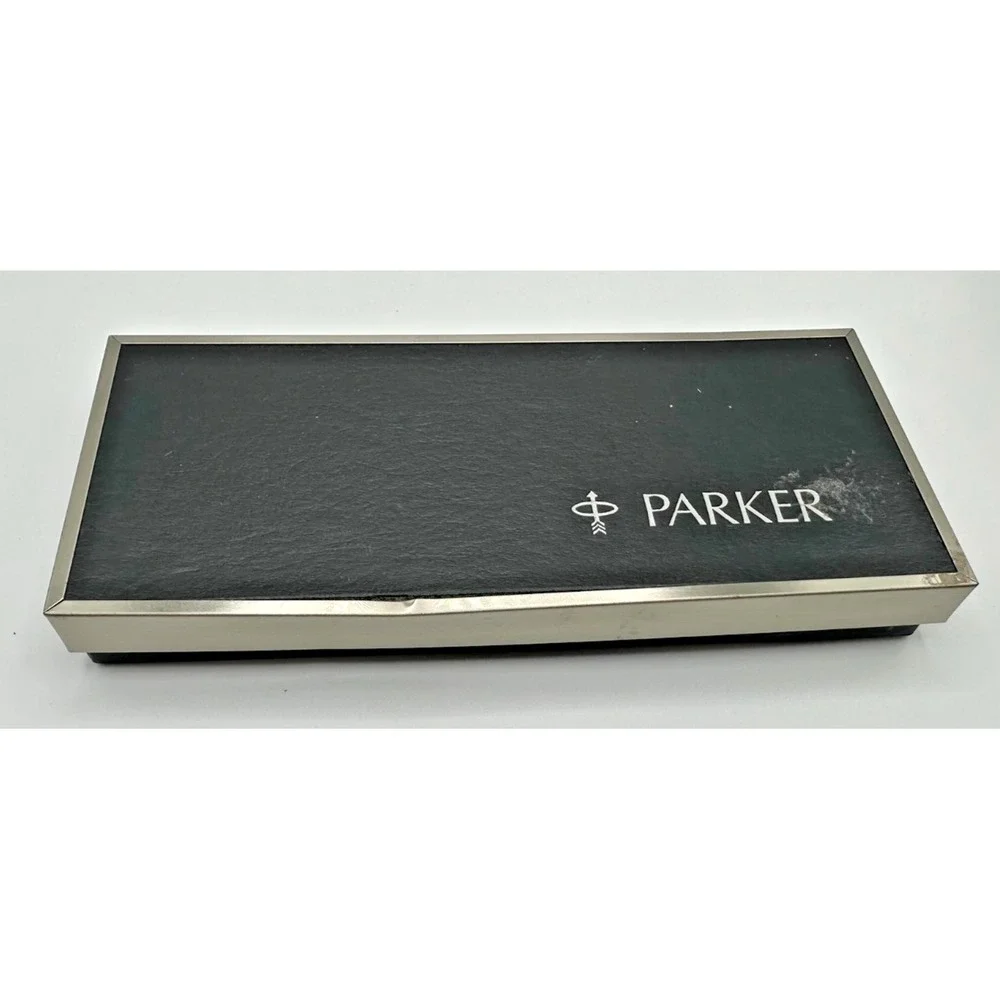 PARKER 75 Ciselé Sterling Silver 14K F Nib Fountain Pen